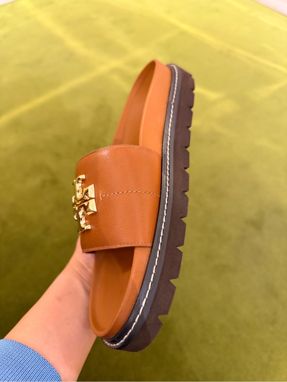 $300 Tory Burch Everly Anatomic Lug Sandals, Bourbon / Coconut Size 7 - Picture 5 of 5